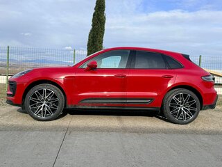 2026 Porsche Macan I Рестайлинг 2, красный, 12490000 рублей, вид 3