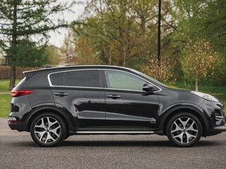 2019 Kia Sportage IV Рестайлинг, чёрный, 1800000 рублей, вид 4