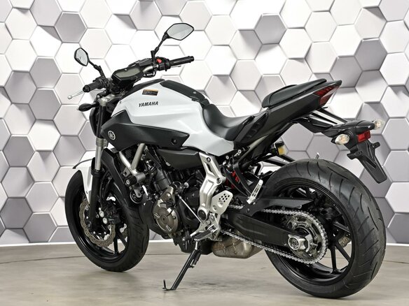2014 Yamaha MT-07 (FZ-07), белый, 625000 рублей - вид 7
