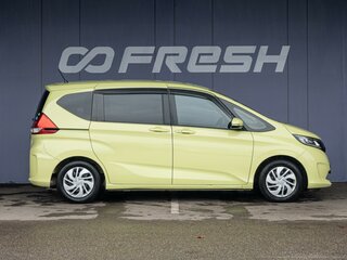 2018 Honda Freed II, жёлтый, 1350000 рублей, вид 5