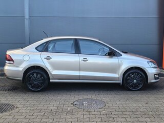 2020 Volkswagen Polo V Рестайлинг, коричневый, 1629000 рублей, вид 3
