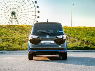 2018 Toyota Sienta II, чёрный, 1349000 рублей, вид 4