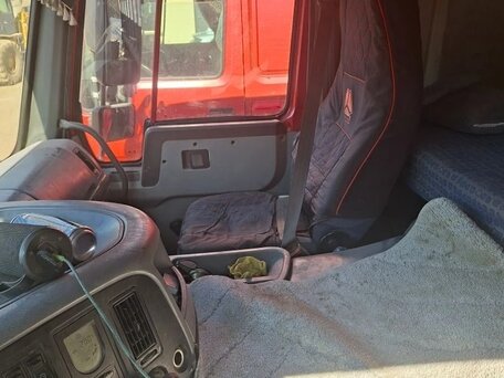 2007 Sinotruk Howo A5, красный, 1600000 рублей, вид 2
