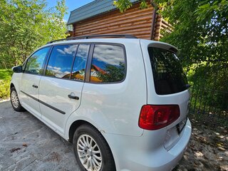 2014 Volkswagen Touran I Рестайлинг 2, белый, 525000 рублей, вид 4