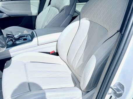 2019 BMW X7 40i I (G07), белый, 8500000 рублей, вид 5