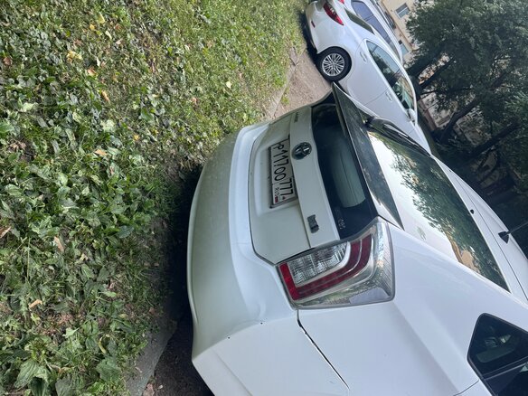 2012 Toyota Prius III Рестайлинг (XW30), белый, 900000 рублей - вид 6