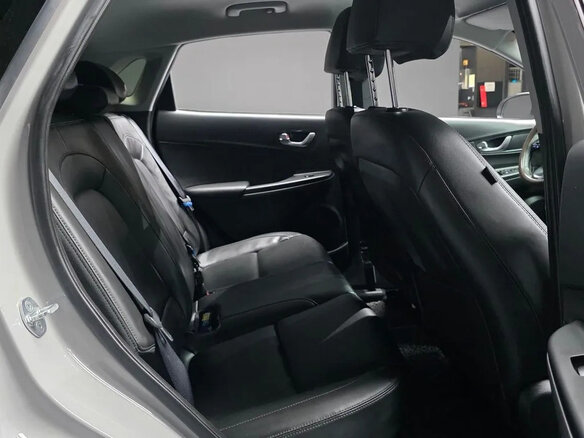 2022 Hyundai Kona I Рестайлинг, серебристый, 1792400 рублей - вид 7