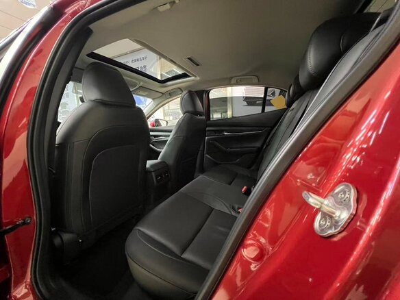 2023 Mazda 3 Axela IV (BP), красный, 1340000 рублей - вид 19