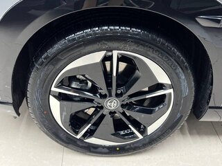 2026 Toyota bZ3, серебристый, 2800200 рублей, вид 5