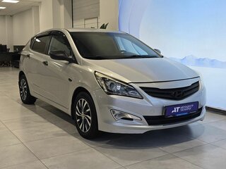 2015 Hyundai Solaris I Рестайлинг, серый, 999000 рублей, вид 1