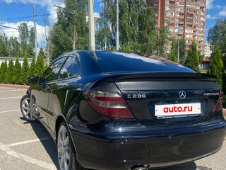 2005 Mercedes-Benz C-Класс 230 II (W203) Рестайлинг, чёрный, 800000 рублей, вид 4