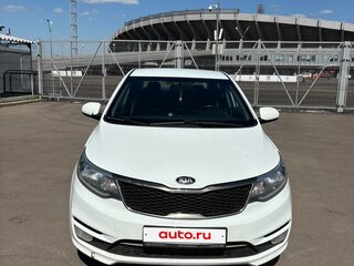 2015 Kia Rio III Рестайлинг, белый, 830000 рублей, вид 1
