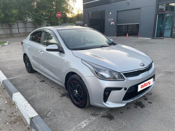 2017 Kia Rio IV, серебристый, 1100000 рублей - вид 1