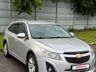 2013 Chevrolet Cruze I Рестайлинг, серебристый, 600000 рублей, вид 3