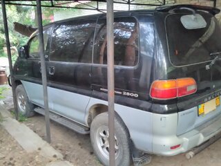 1994 Mitsubishi Delica IV, чёрный, 550000 рублей, вид 2