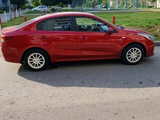 2017 Kia Rio IV, красный, 1335000 рублей, вид 2