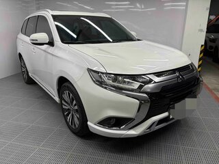 2021 Mitsubishi Outlander III Рестайлинг 3, белый, 2015000 рублей, вид 3