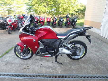 2011 Honda VFR 1200, красный, 800000 рублей, вид 1