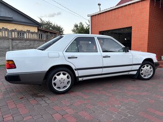 1987 Mercedes-Benz W124 230, белый, 480000 рублей, вид 4
