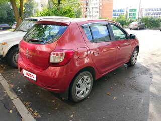 2016 Renault Sandero II, красный, 660000 рублей, вид 2