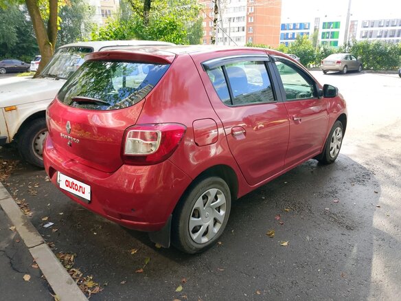 2016 Renault Sandero II, красный, 665000 рублей - вид 2