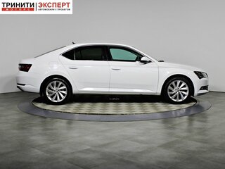 2017 Skoda Superb III, белый, 1797000 рублей, вид 4