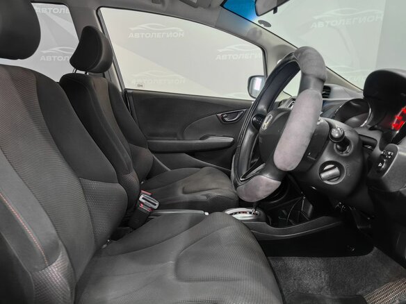 2012 Honda Fit II, красный, 885000 рублей - вид 9