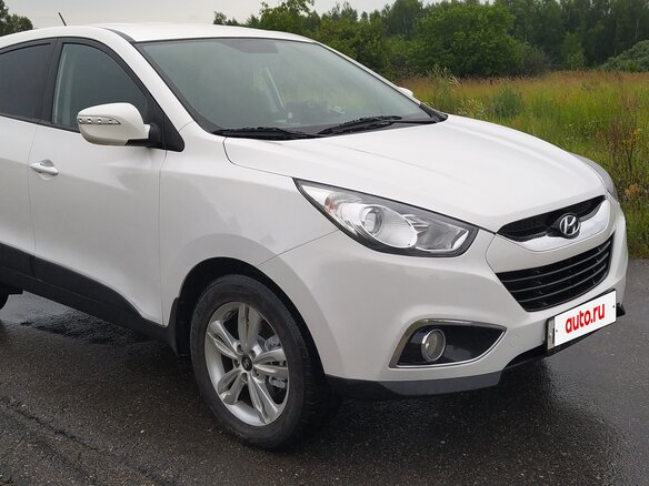 2013 Hyundai ix35 I Рестайлинг, белый, 1400000 рублей - вид 2