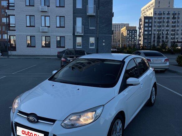 2013 Ford Focus III, белый - вид 2