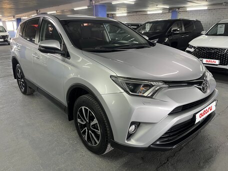 2018 Toyota RAV4 IV (XA40) Рестайлинг, серебристый, 2099000 рублей, вид 3