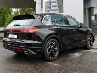2026 Volkswagen Touareg III Рестайлинг, синий, 12000000 рублей, вид 4