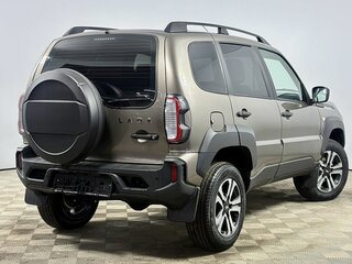 2026 Lada (ВАЗ) Niva Travel I Рестайлинг, коричневый, 1732000 рублей, вид 5