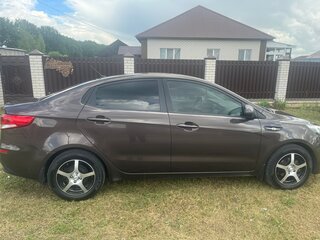 2016 Kia Rio III Рестайлинг, коричневый, 1100000 рублей, вид 5
