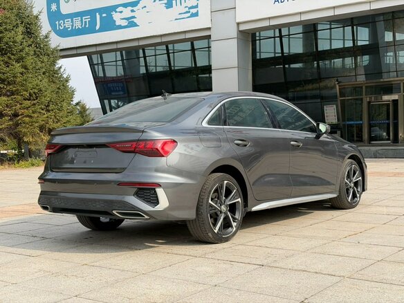 2023 Audi A3 35 TFSI Long IV (8Y), серый, 1950000 рублей - вид 2