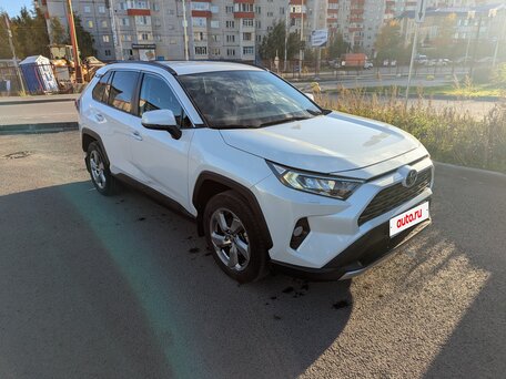 2021 Toyota RAV4 V (XA50), белый, 3150000 рублей, вид 3