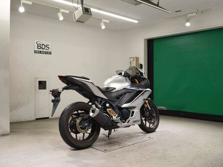 2020 Yamaha YZF-R3, серебристый, 499000 рублей, вид 5