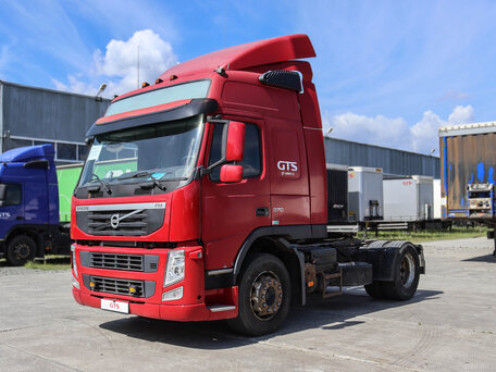 2013 Volvo FM, красный, 2500000 рублей, вид 3