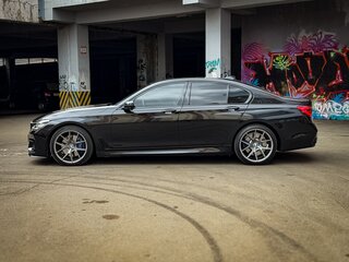 2017 BMW 7 серии 730d xDrive VI (G11/G12), чёрный, 3690000 рублей, вид 4