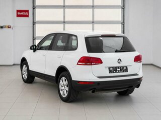 2013 Volkswagen Touareg II, белый, 1900000 рублей, вид 4