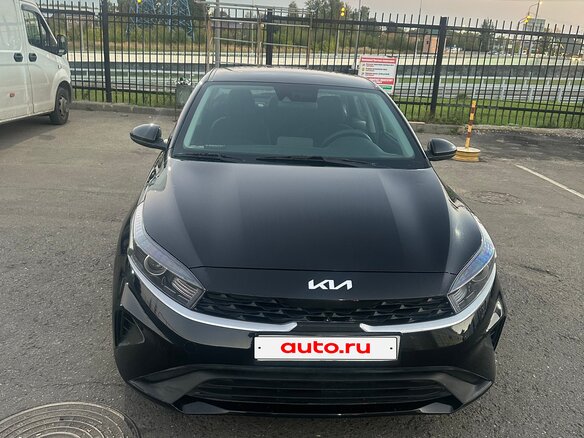 2023 Kia Forte III Рестайлинг, чёрный, 1600000 рублей - вид 2