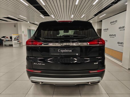 2021 Geely Atlas Pro, чёрный, 1711000 рублей, вид 4