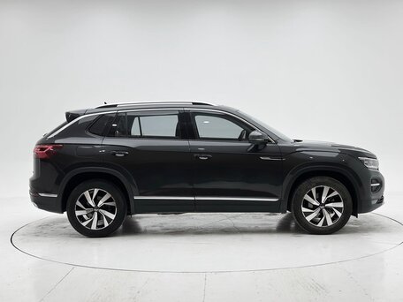2022 Volkswagen Tayron I, чёрный, 2150000 рублей, вид 5