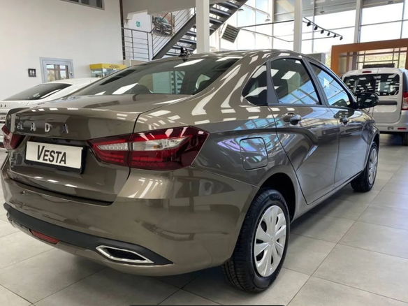 2026 Lada (ВАЗ) Vesta I Рестайлинг (NG), коричневый - вид 4