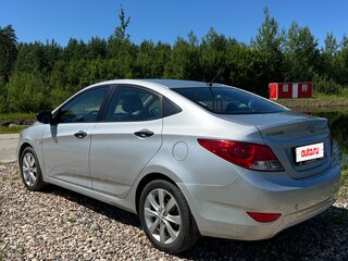 2013 Hyundai Solaris I, серебристый, 740000 рублей, вид 4