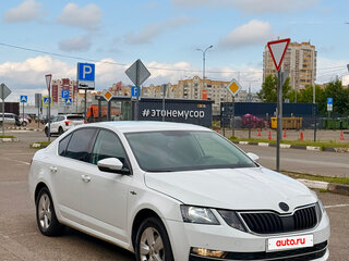 2020 Skoda Octavia III (A7) Рестайлинг, белый, 1450000 рублей, вид 3