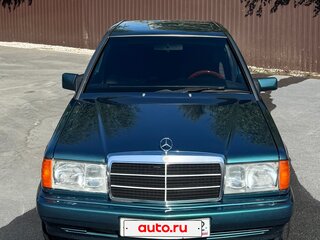 1990 Mercedes-Benz 190 (W201), зелёный, 1500000 рублей, вид 2