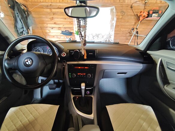 2008 BMW 1 серии 116i I (E81/E82/E87/E88) Рестайлинг, чёрный, 680000 рублей - вид 9