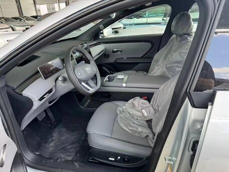 2026 Changan Qiyuan A06 28.39 kWh, серебристый, 3050000 рублей, вид 4