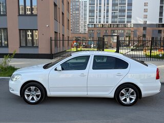 2010 Skoda Octavia DSG7 II (A5) Рестайлинг, белый, 780000 рублей, вид 5