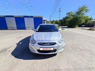 2012 Hyundai Solaris I, серебристый, 750000 рублей, вид 4